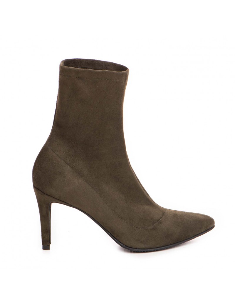1- Cu ce pantofi se poarta pantalonii evazati - botine piele khaki