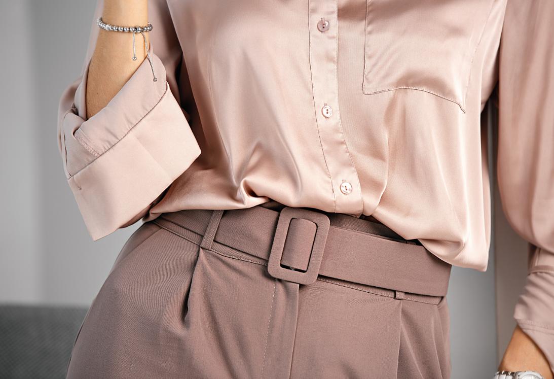 3- Tinute cununie civila femei plinute - camasa, pantaloni, bratara argintie